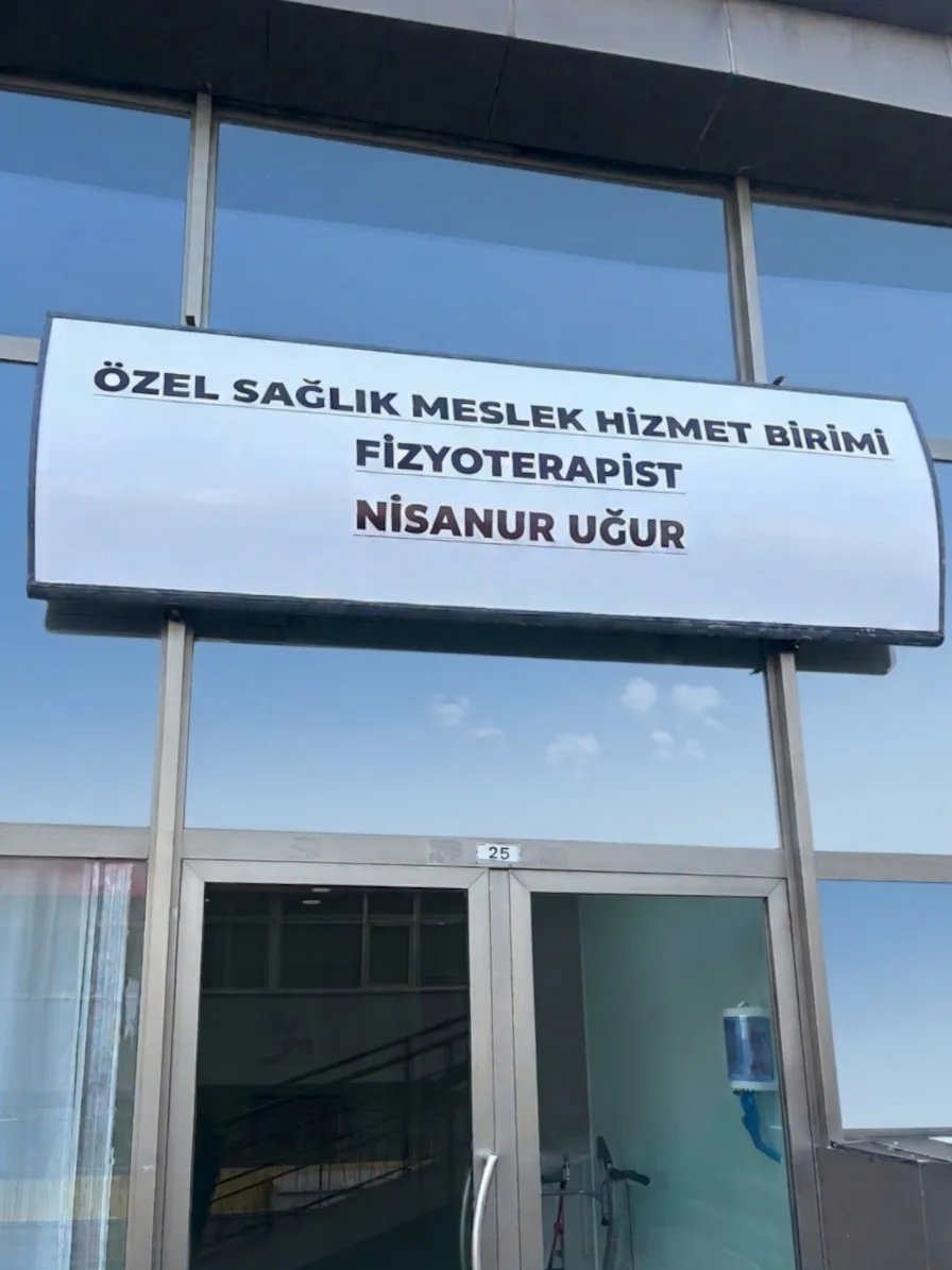 Fzt. Nisanur Uğur merkez girişi